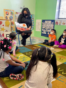 volunteer reading